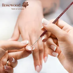 מכחול שיערה ארוך לציור על ציפורניים מבית Rosewood - תוצרת גרמניה.